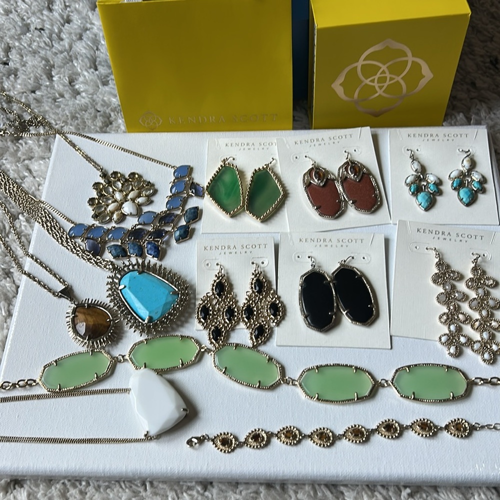 Kendra Scott lot- 13 pieces.